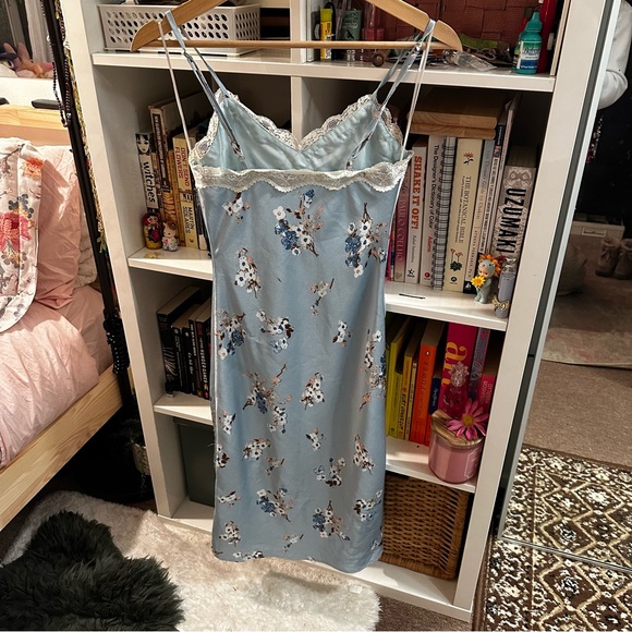 pale baby blue floral and lace midi dress - Picture 3 of 4